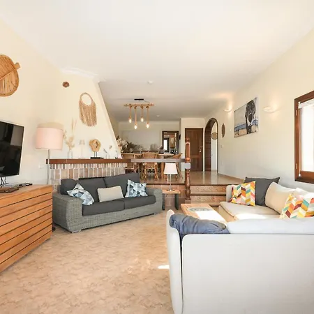 Xapala Exklusive Traumvilla Mit 7 Schlafzimmern In Ruhiger Lage Bei * Кала-Ратхада