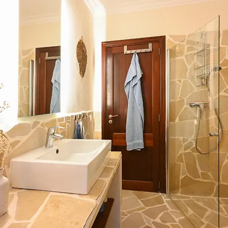 Xapala Exklusive Traumvilla Mit 7 Schlafzimmern In Ruhiger Lage Bei Будинок відпочинку